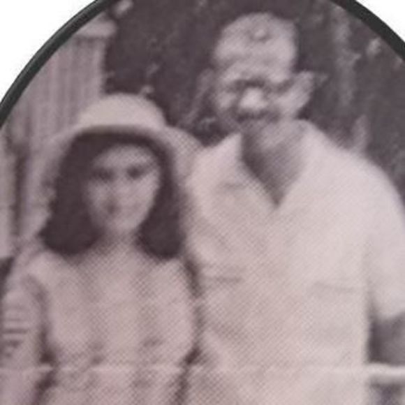 Meet your Posher, Itzi - Picture 1 of 1